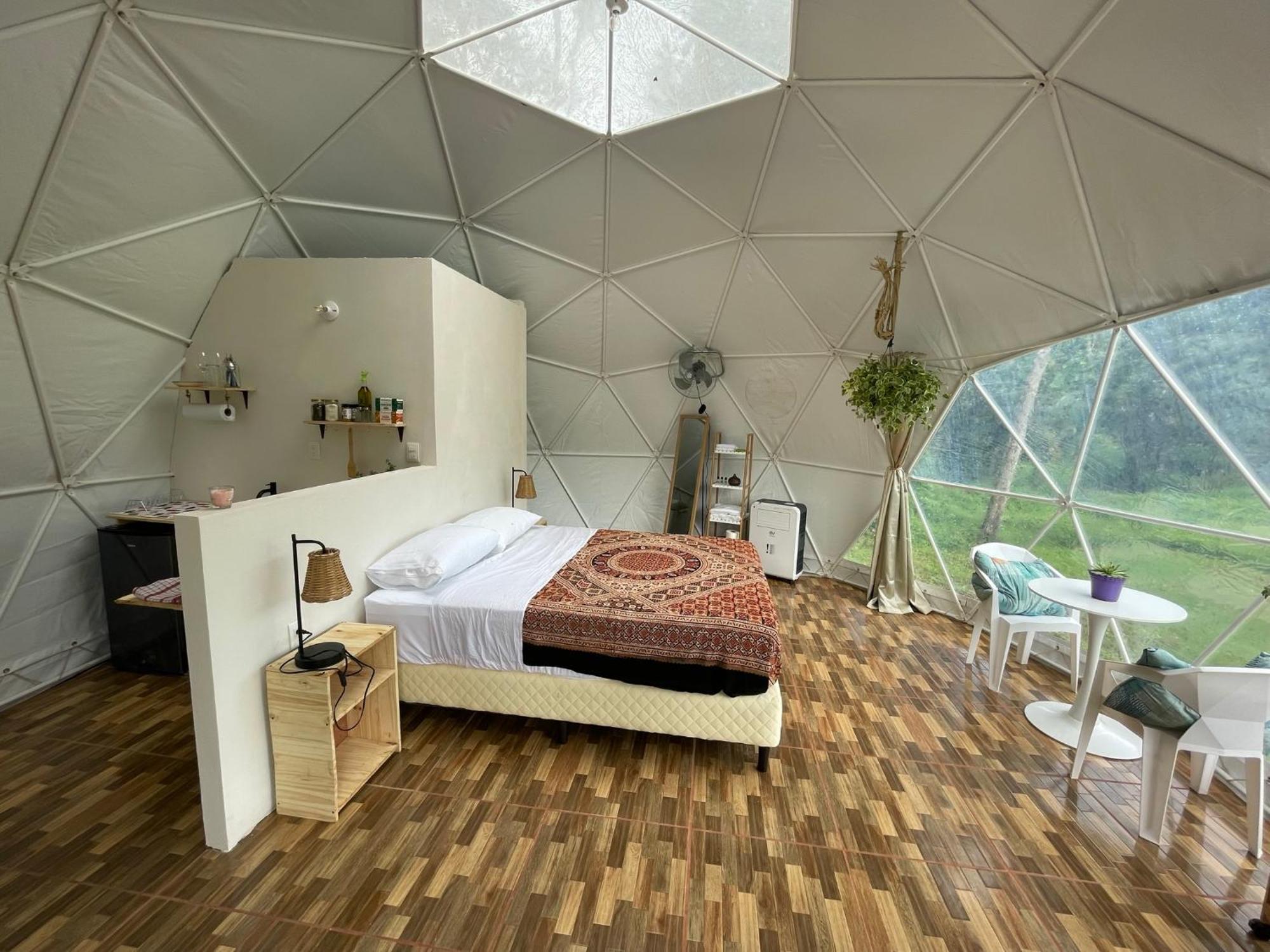 La Comarca River Glamping Dome Near Manuel Antonio Eksteriør billede