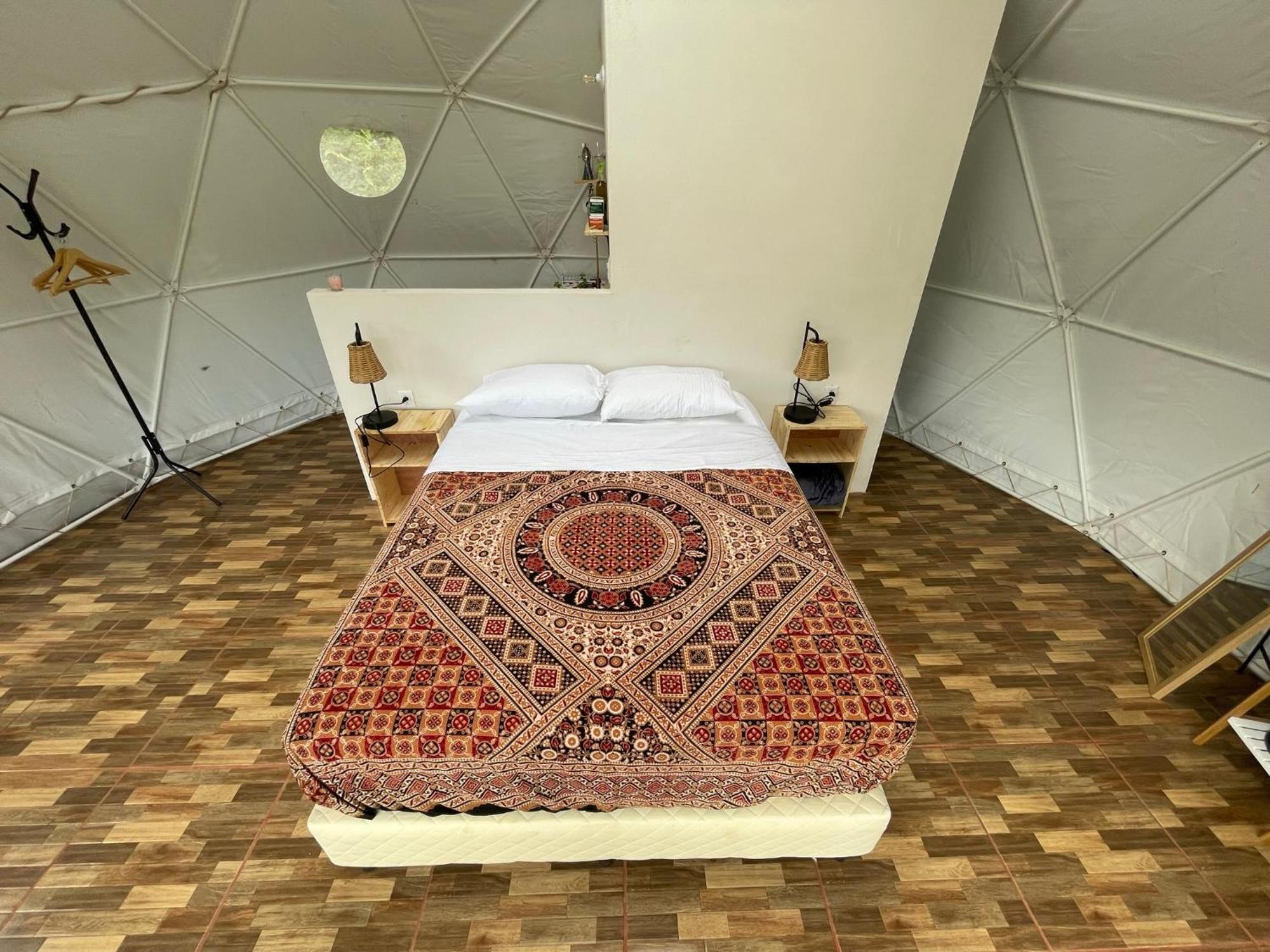 La Comarca River Glamping Dome Near Manuel Antonio Eksteriør billede