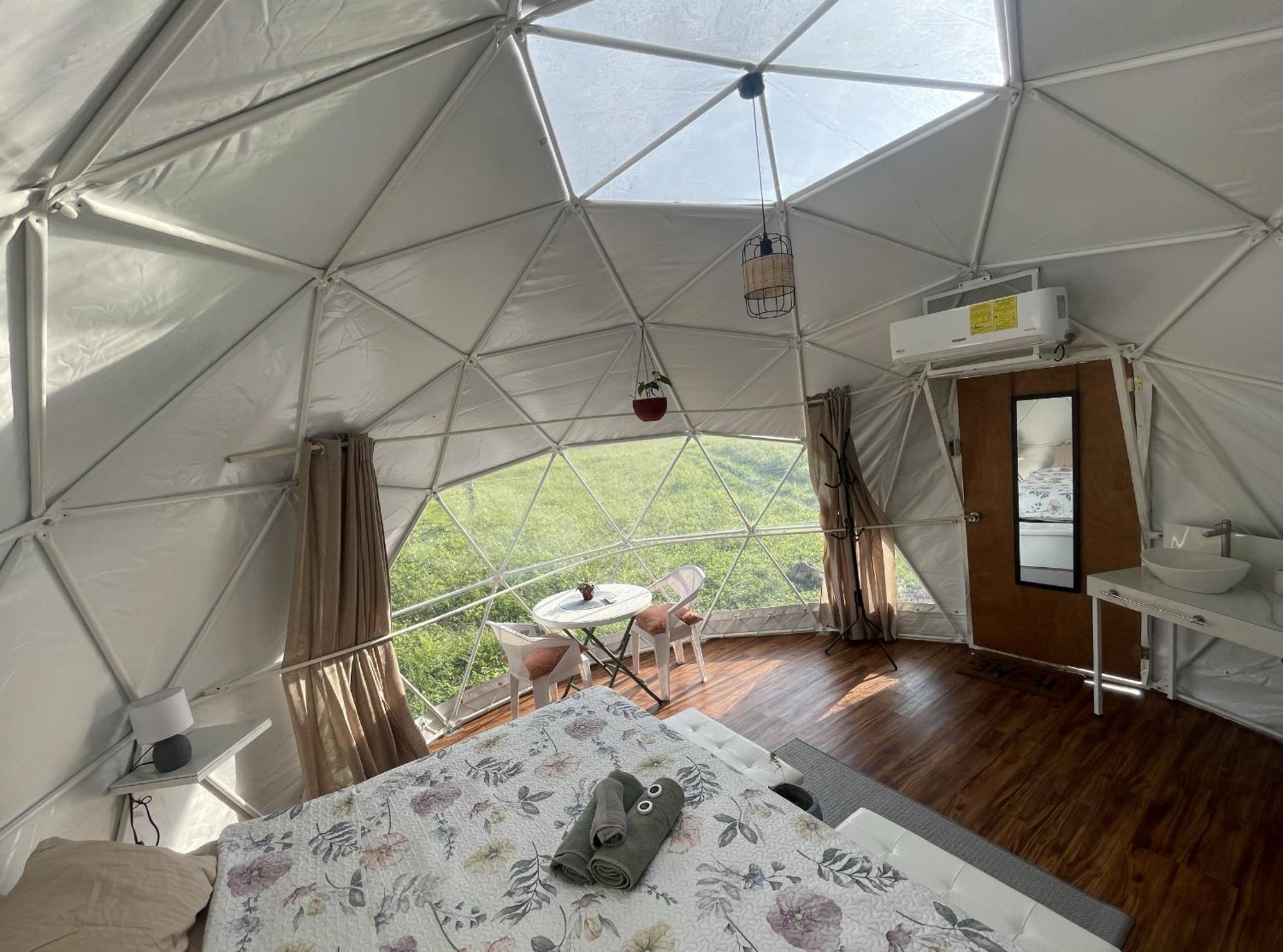 La Comarca River Glamping Dome Near Manuel Antonio Eksteriør billede