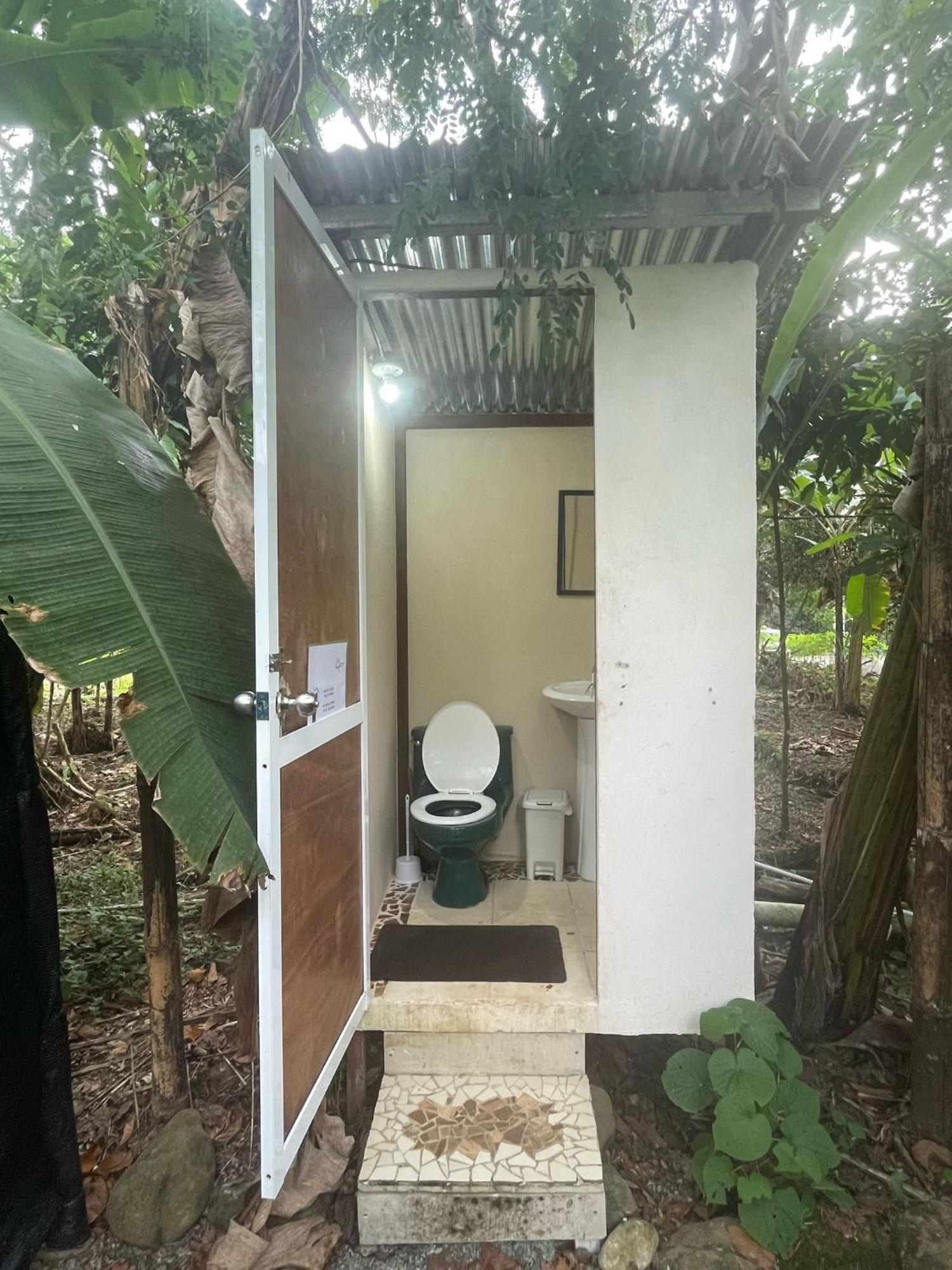 La Comarca River Glamping Dome Near Manuel Antonio Eksteriør billede